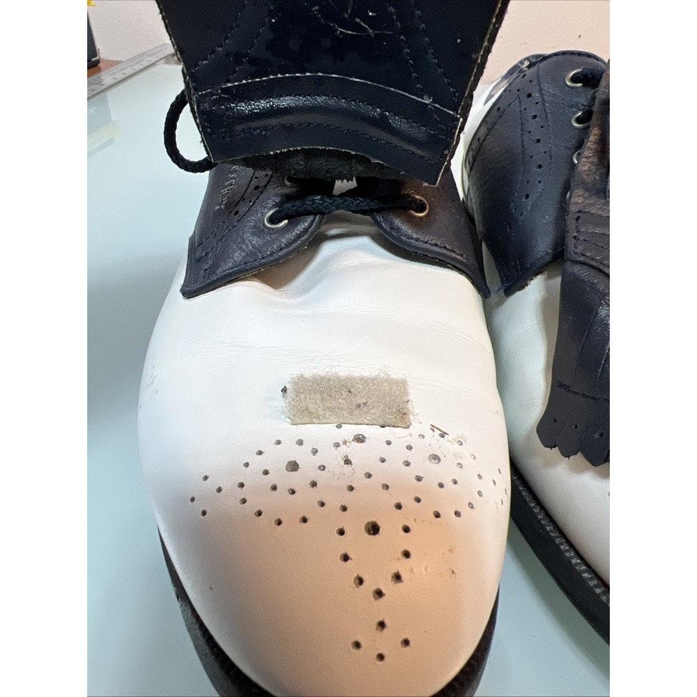 FootJoy Golf Shoes Men's 9W White Black Saddle Kiltie Classic Spikes - Picture 9 of 12